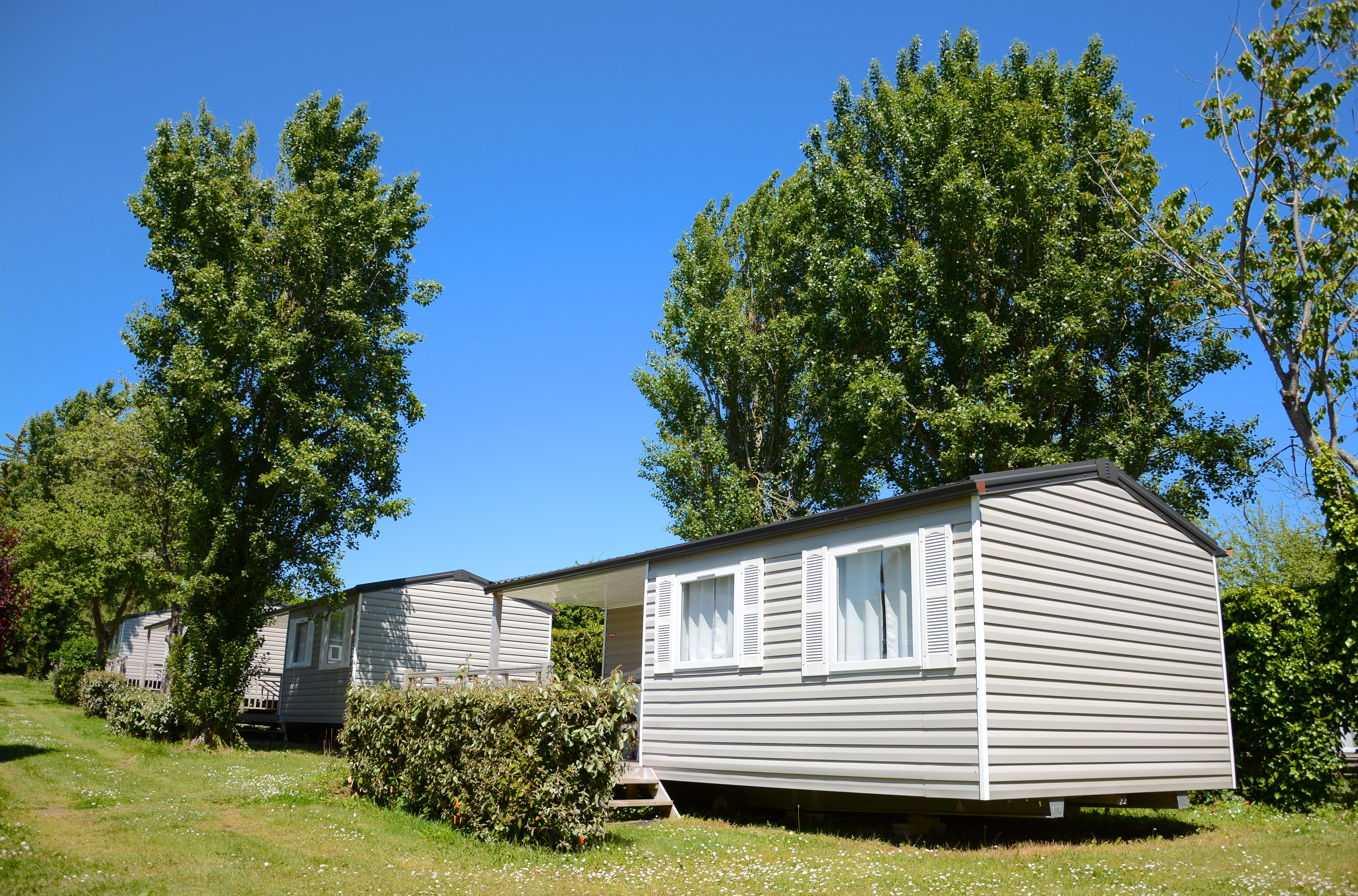 Mobil-home 27 m2- 2 chambres/4 pers avec terrasse dans parc arboré