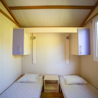 chambre avec 2 lits simples